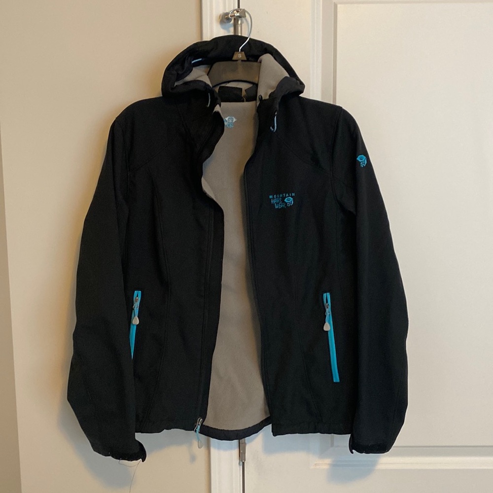 Hooded womens mountain hardwear soft shell jacket